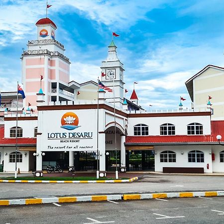 Lotus Desaru Beach Resort & Spa Bandar Penawar Kültér fotó